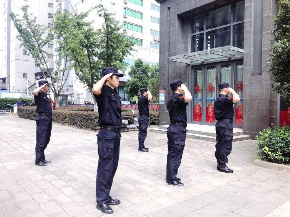 無(wú)錫保安公司在社區(qū)安全管理中的應(yīng)用與挑戰(zhàn)